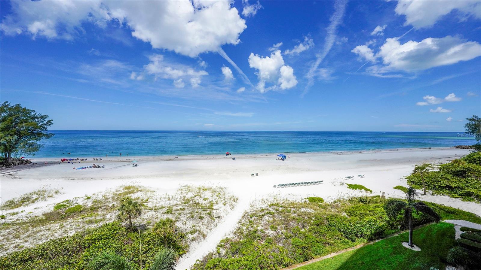 WHISPERING SANDS - Residential