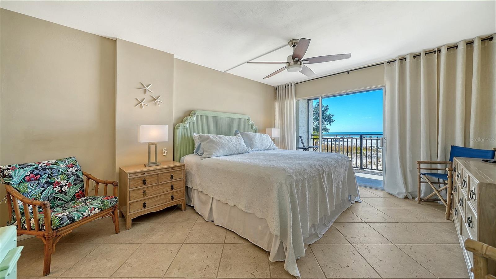 WHISPERING SANDS - Residential