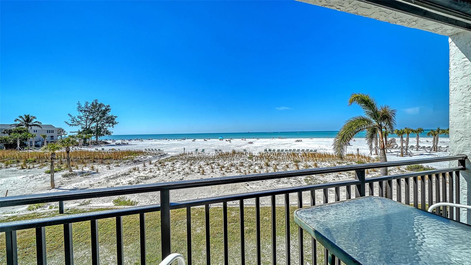 WHISPERING SANDS - Residential