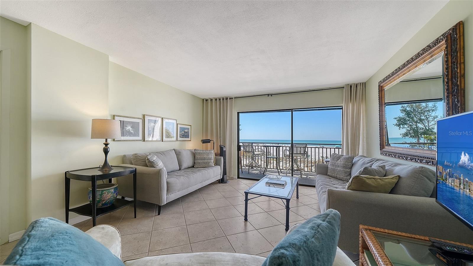 WHISPERING SANDS - Residential