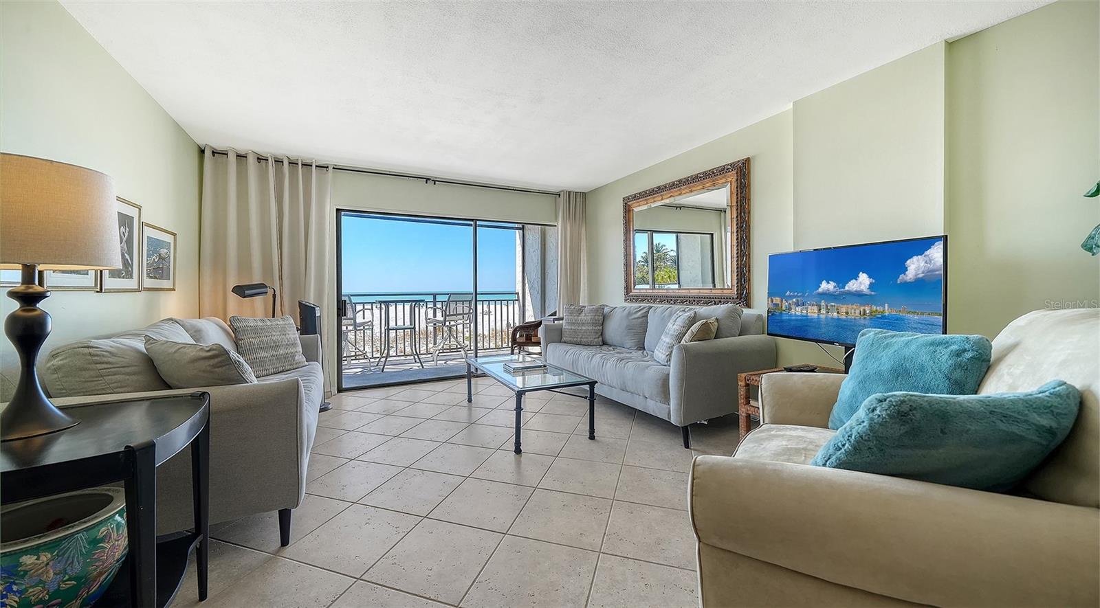 WHISPERING SANDS - Residential