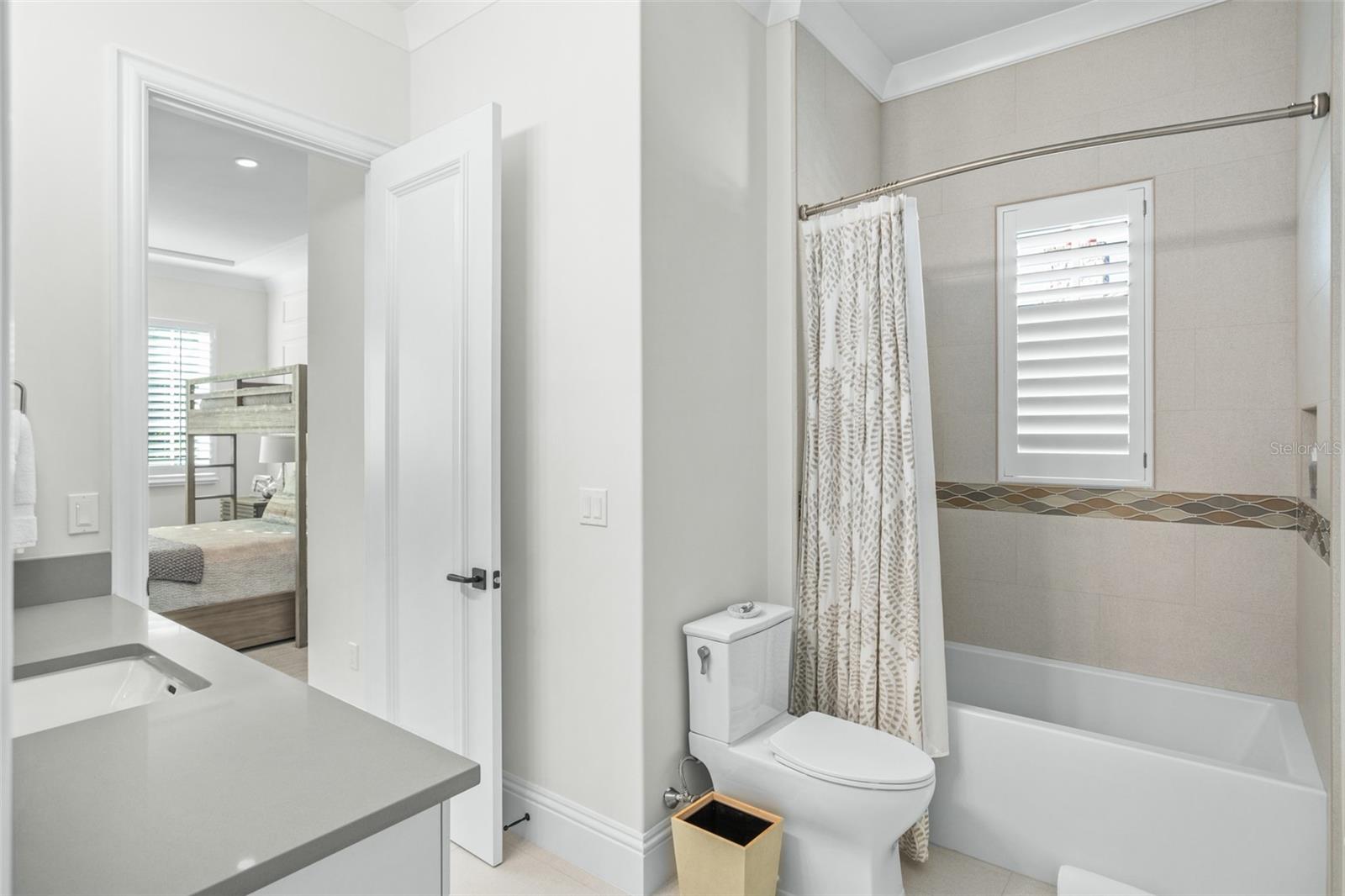GOLDEN OAK - Residential Lease