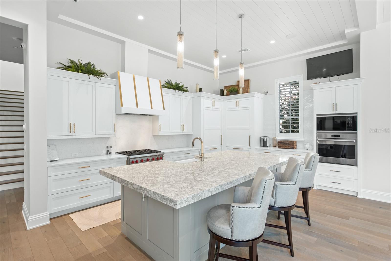GOLDEN OAK - Residential Lease