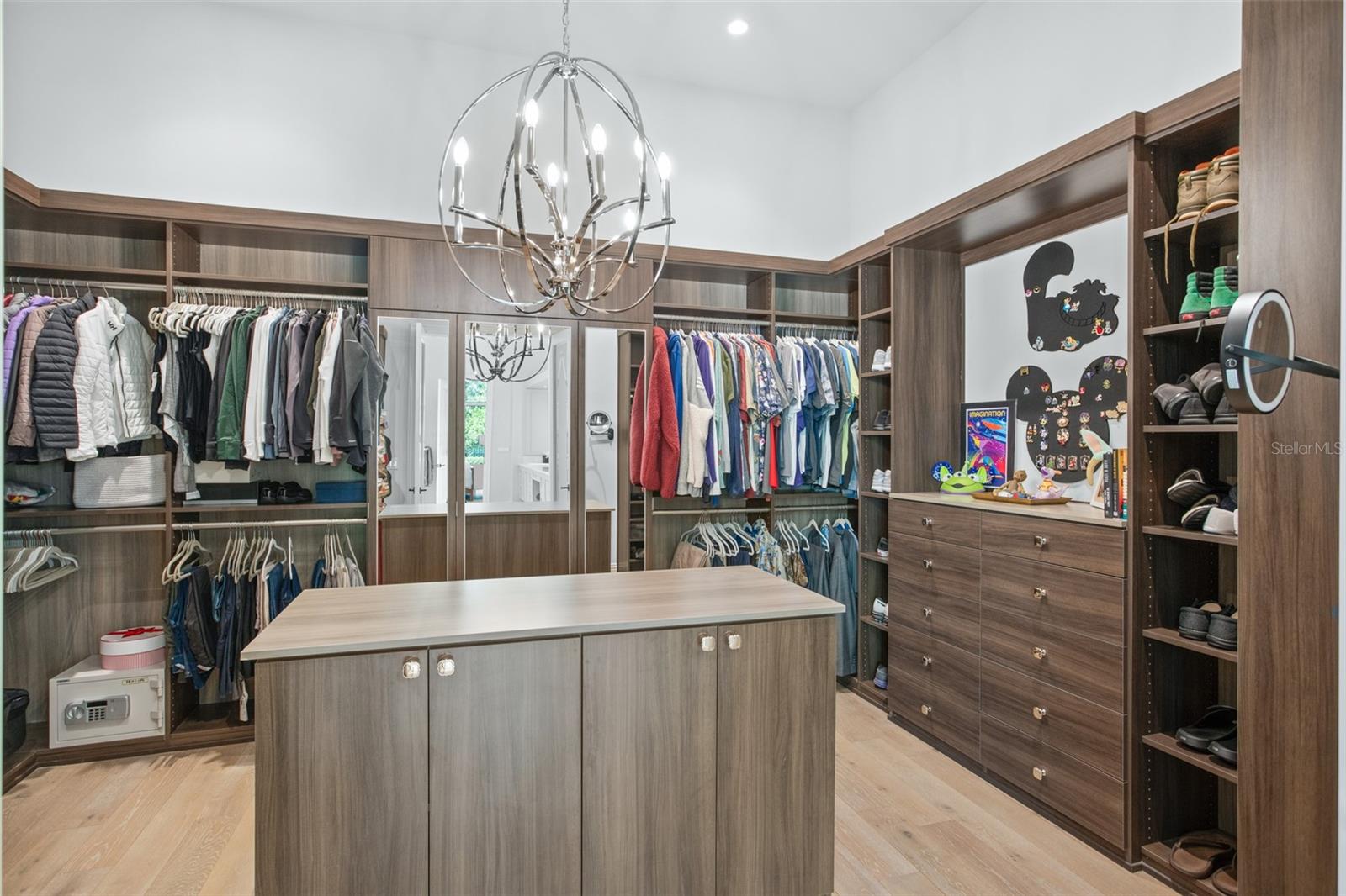 GOLDEN OAK - Residential Lease