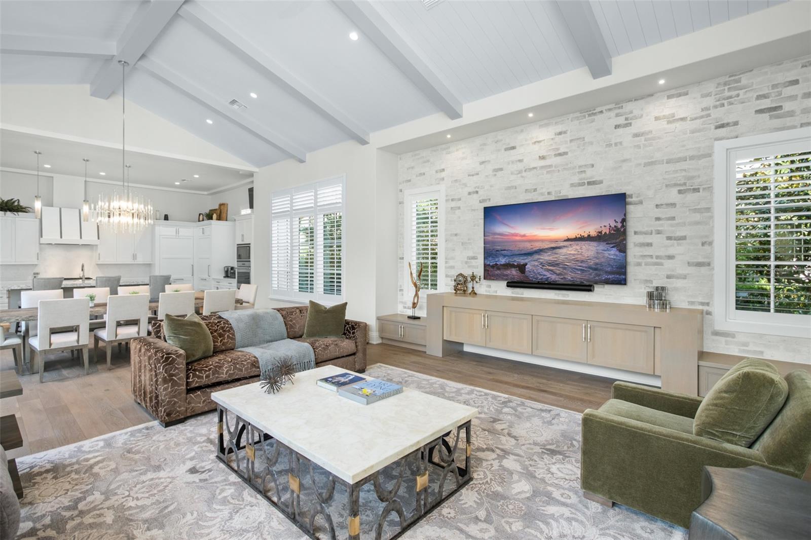 GOLDEN OAK - Residential Lease