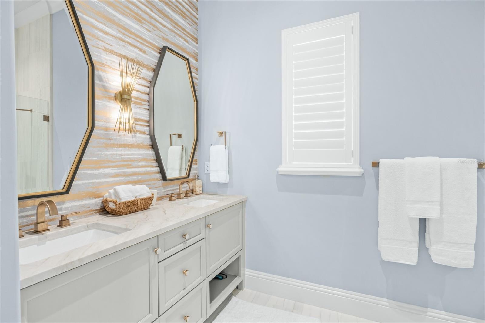 GOLDEN OAK - Residential Lease