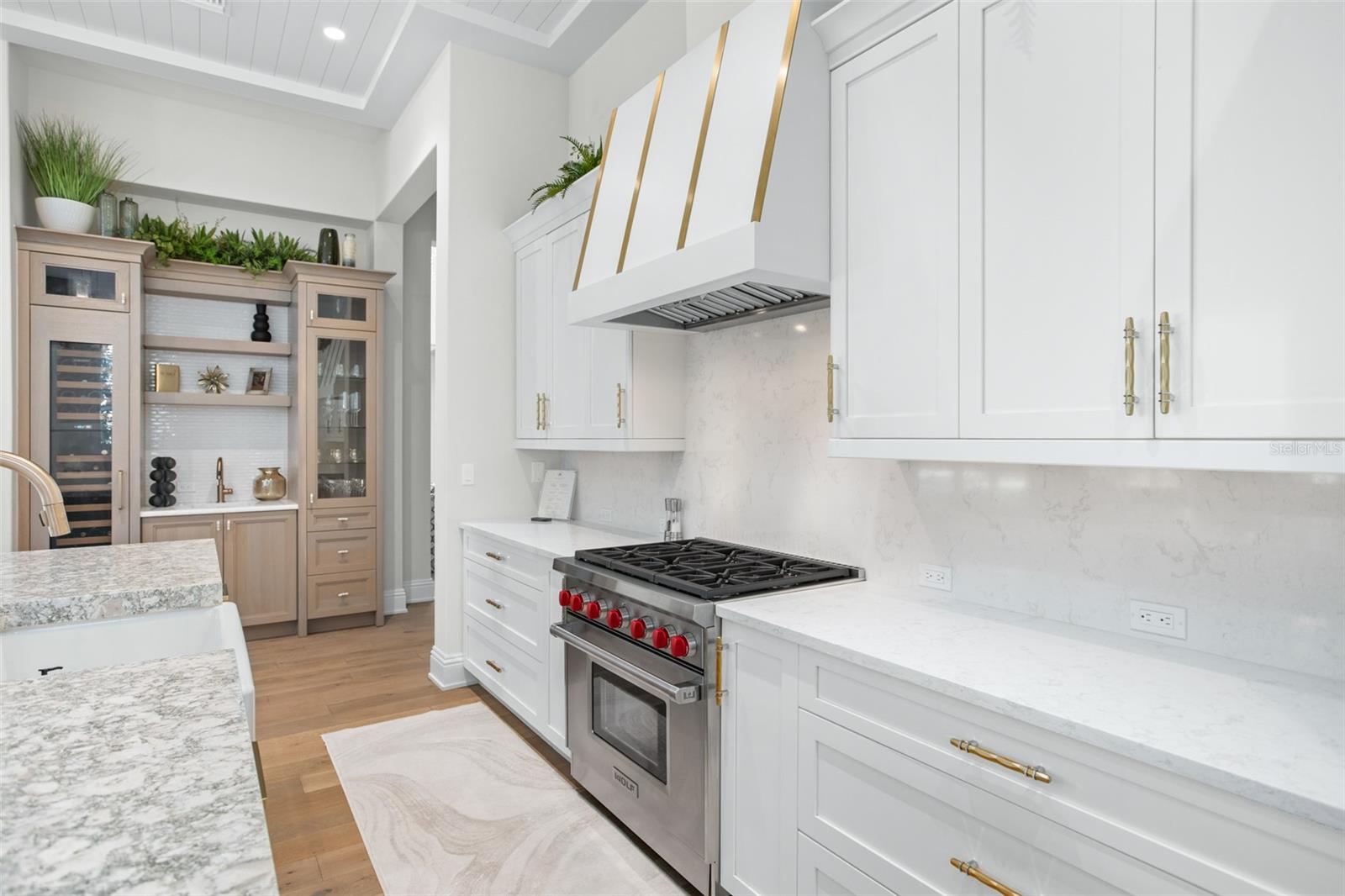 GOLDEN OAK - Residential Lease