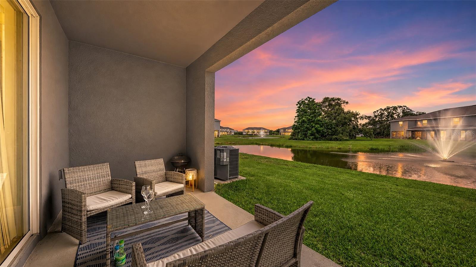 PROMENADE EAST - Residential