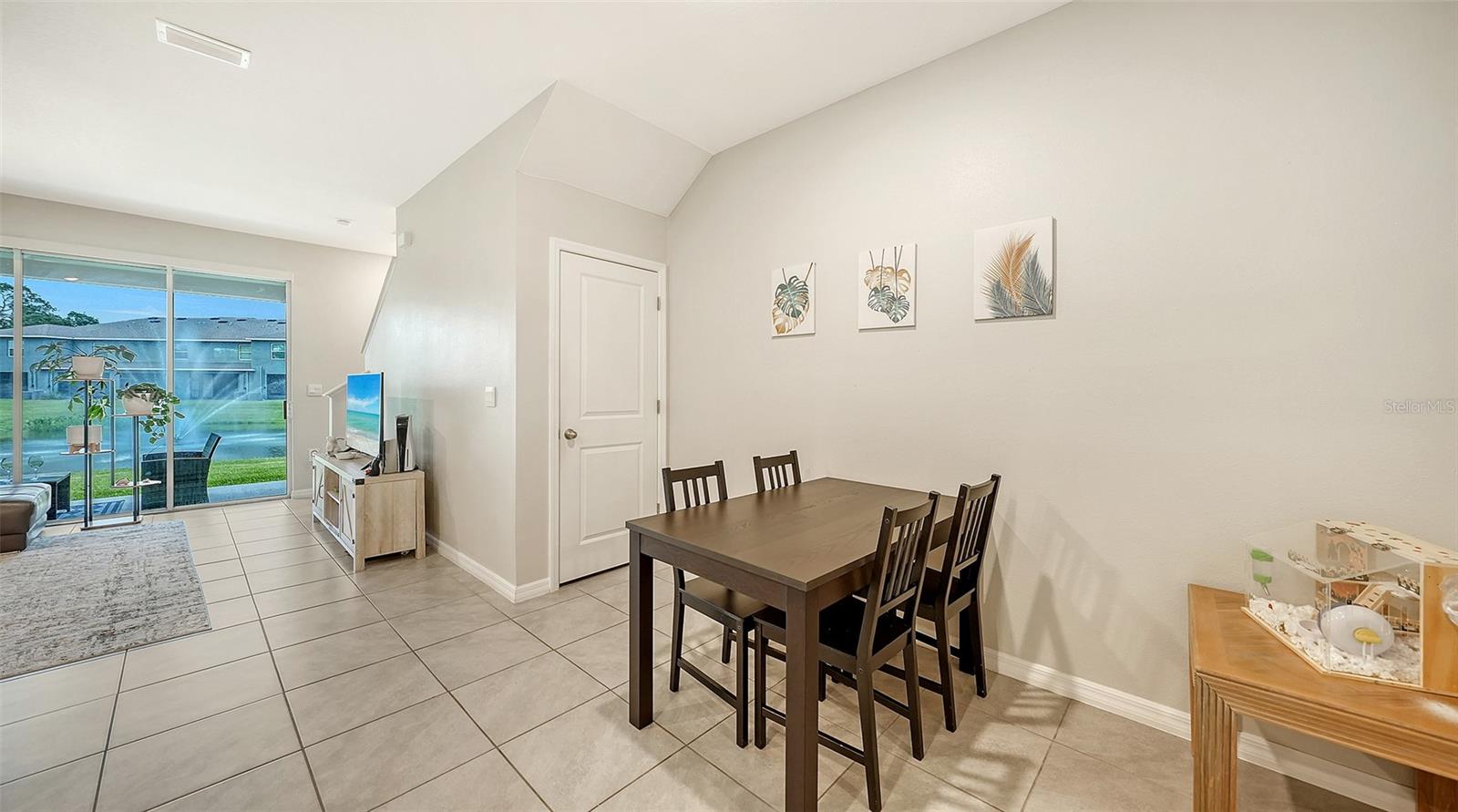 PROMENADE EAST - Residential