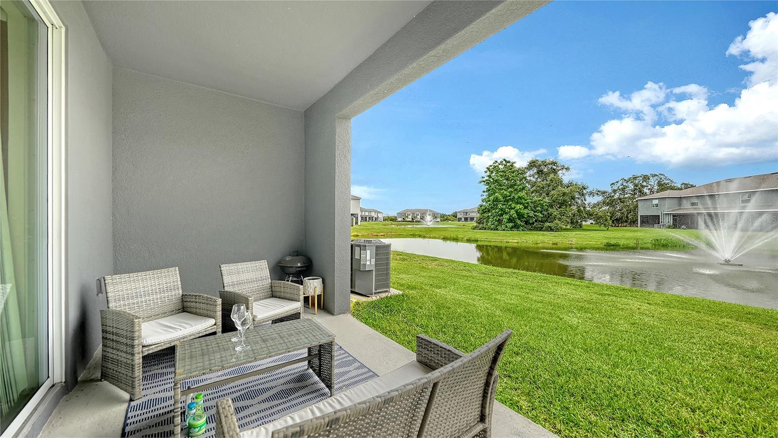 PROMENADE EAST - Residential