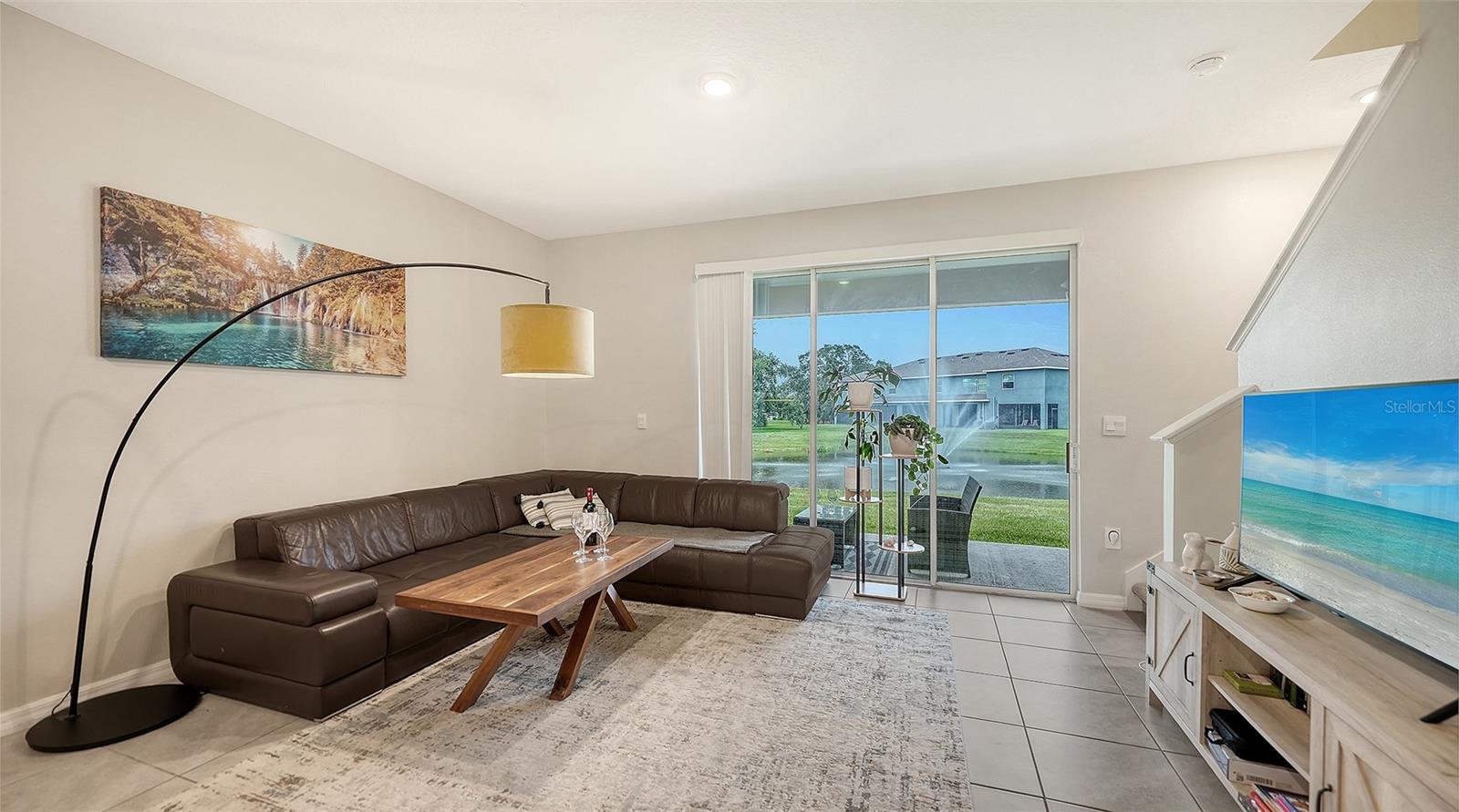 PROMENADE EAST - Residential