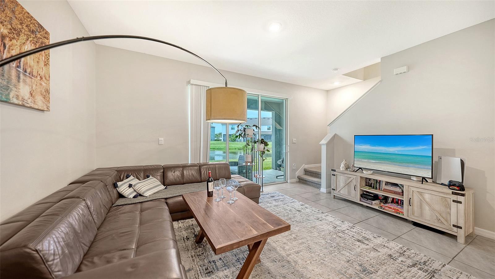 PROMENADE EAST - Residential