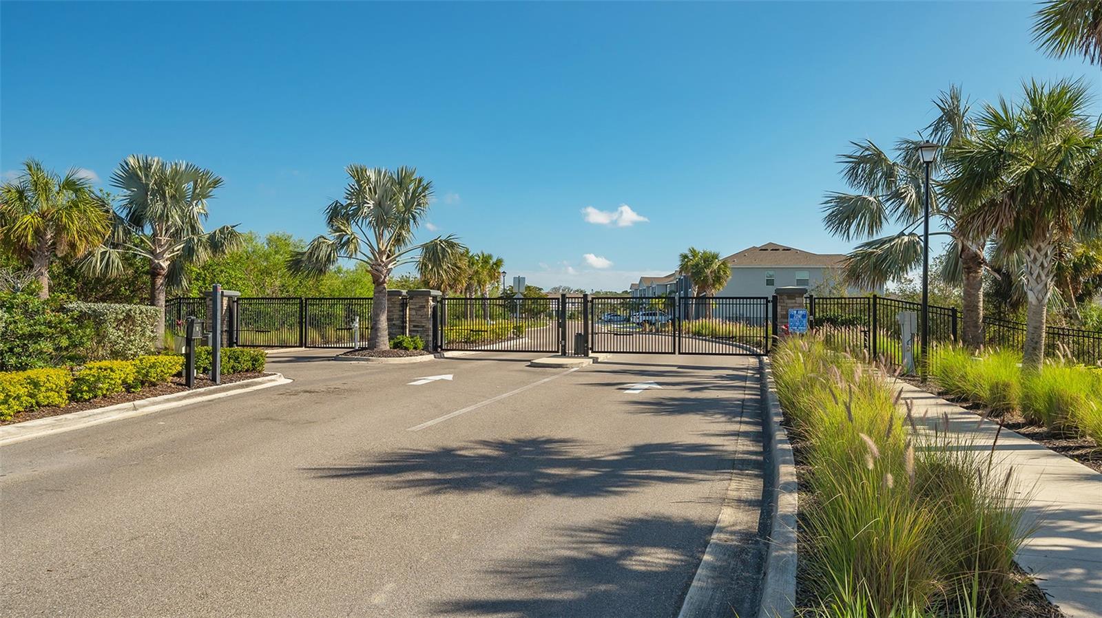 PROMENADE EAST - Residential