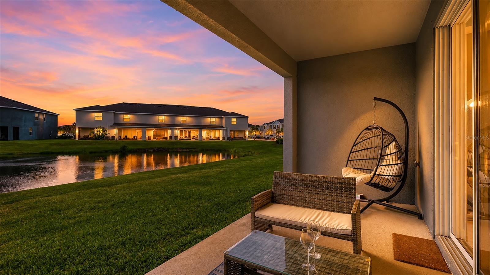 PROMENADE EAST - Residential