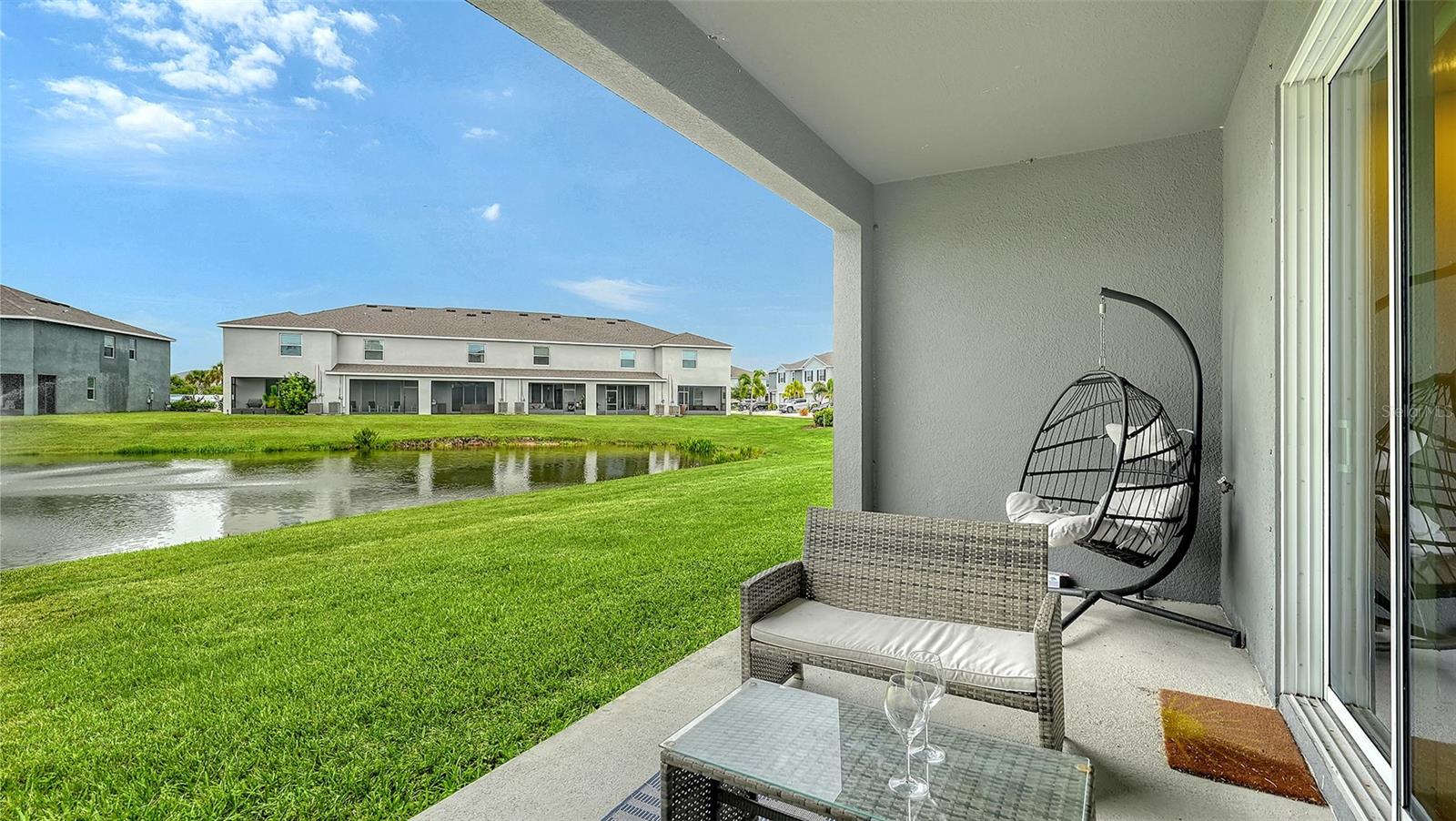 PROMENADE EAST - Residential
