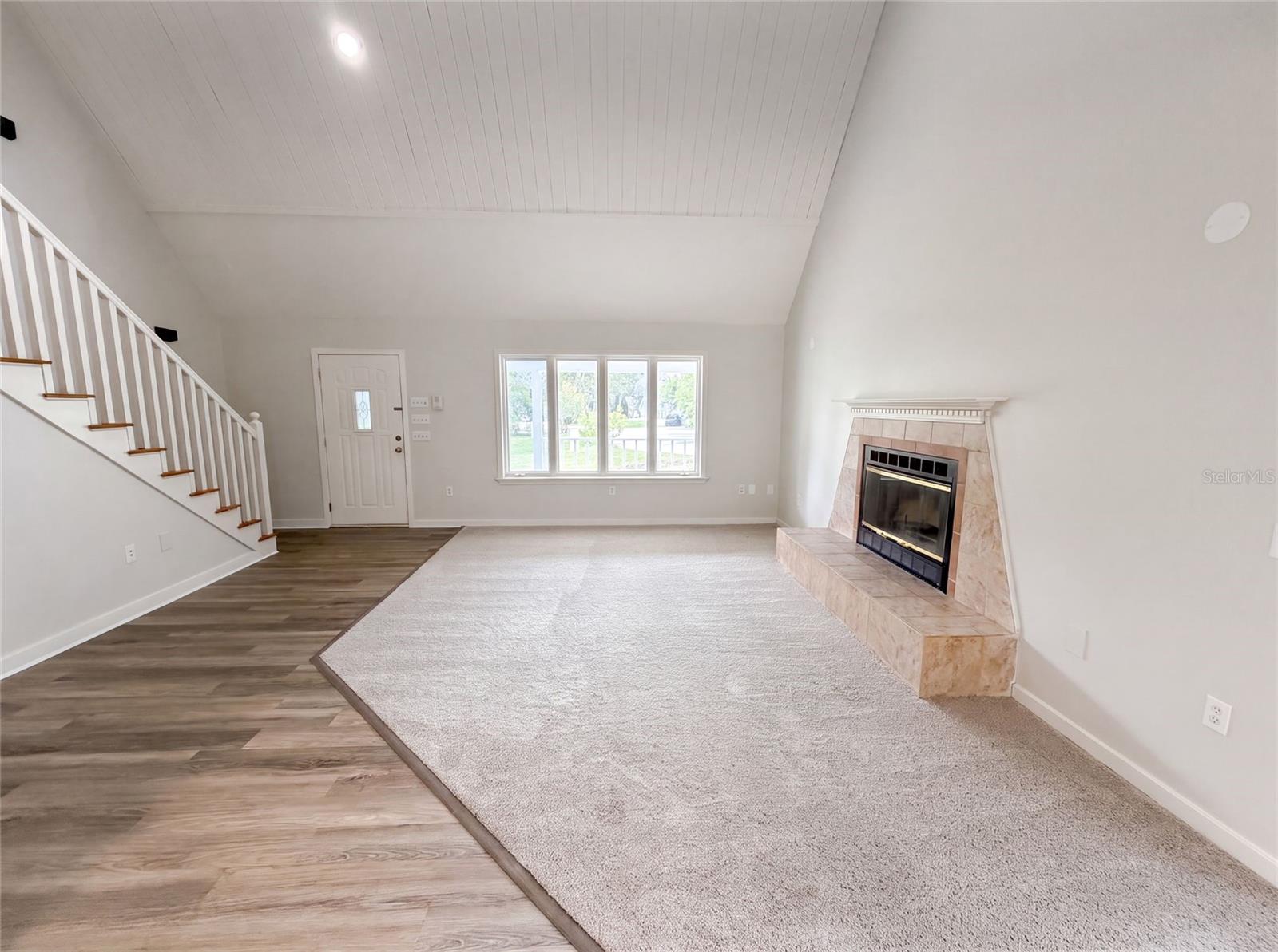 GOLDEN ACRES - Residential