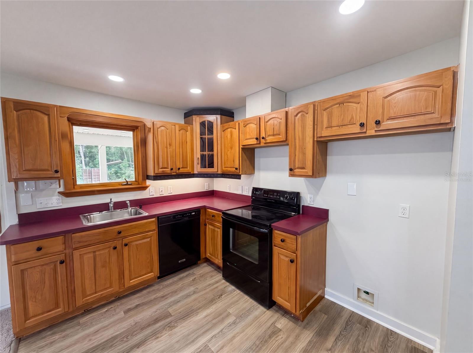 GOLDEN ACRES - Residential