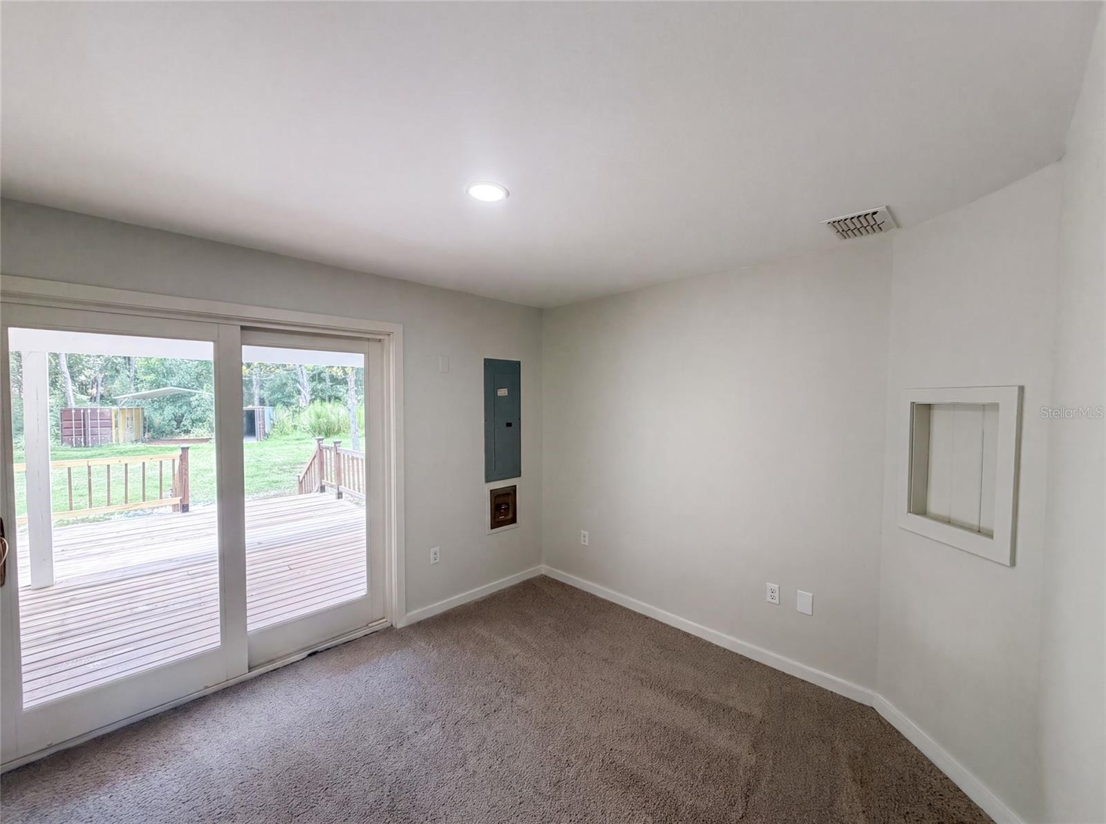 GOLDEN ACRES - Residential