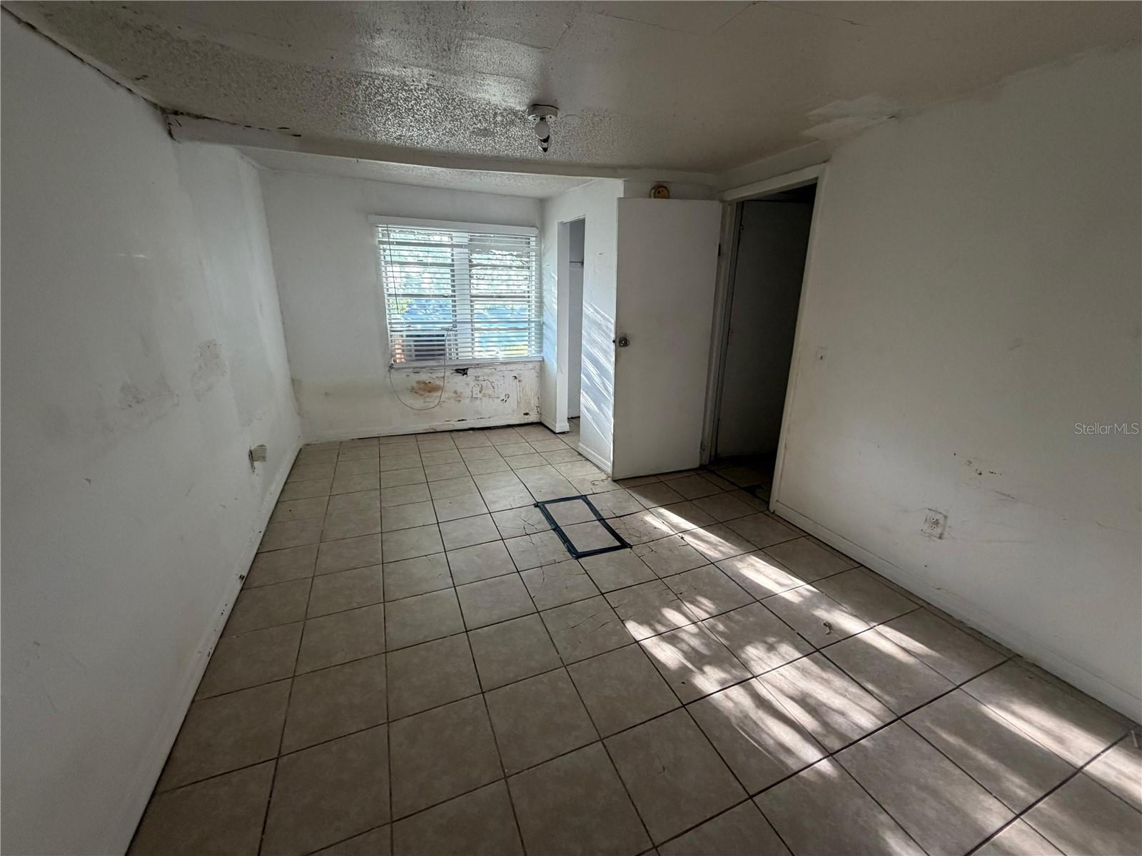 JAMES M E ADDITION - Residential