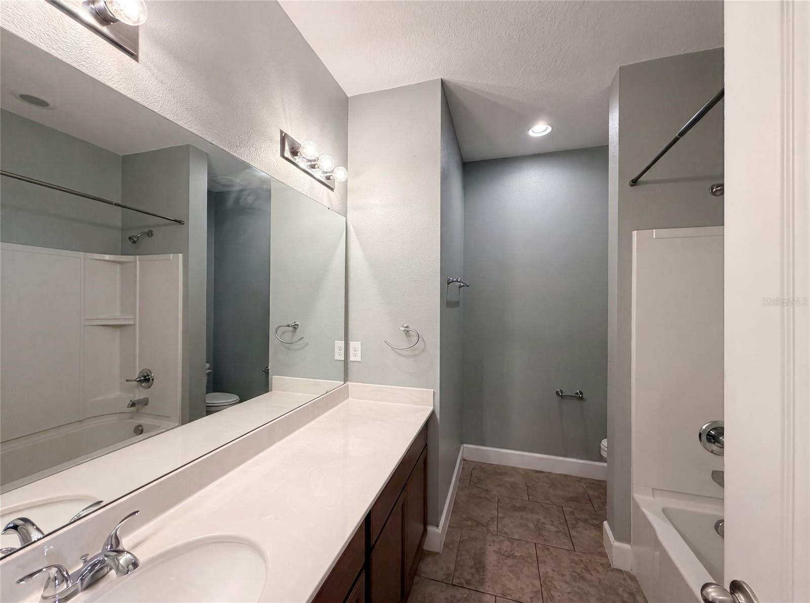 NORTHRIDGE ESTATES - Residential