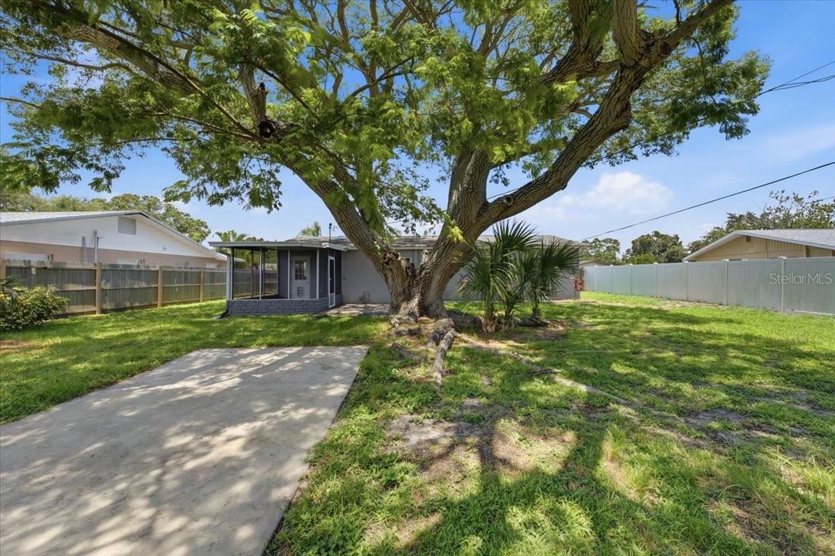 FLORAL GARDENS - Residential