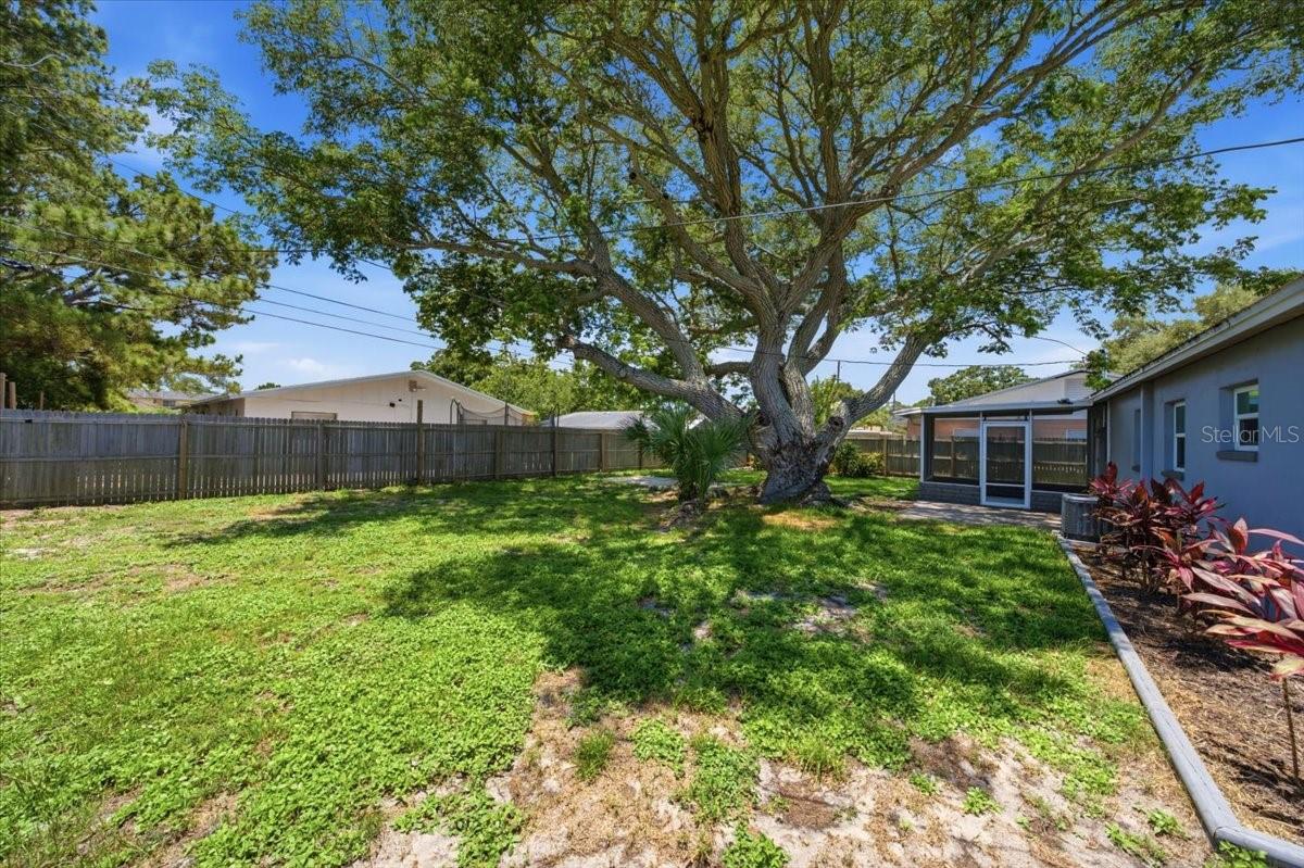 FLORAL GARDENS - Residential