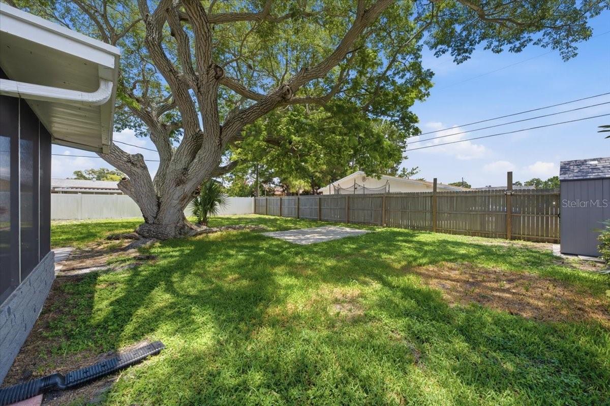 FLORAL GARDENS - Residential
