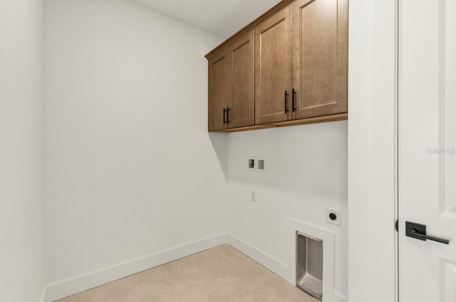 TOWNHOMES OF SEMINOLE ISLE - Residential