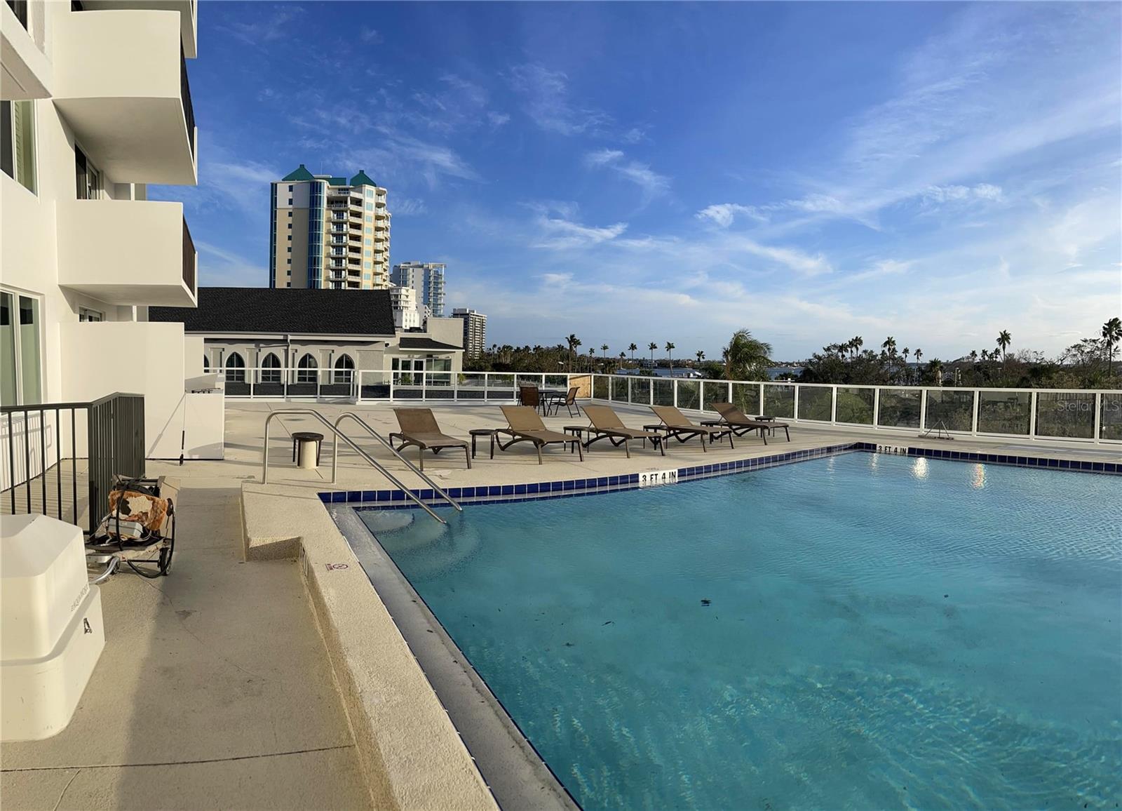 DOLPHIN TOWER - Residential
