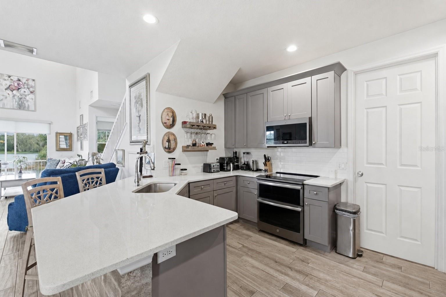 MONTCLAIR LAKE TWNHMS -PHASE 2 - Residential