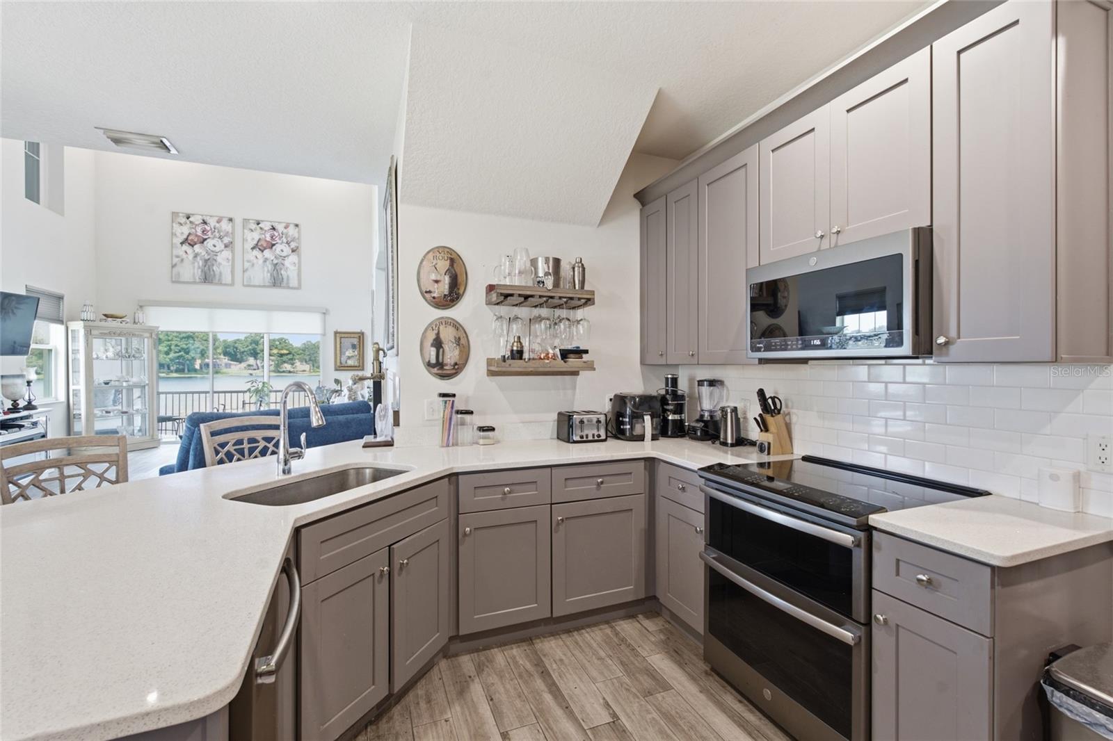 MONTCLAIR LAKE TWNHMS -PHASE 2 - Residential