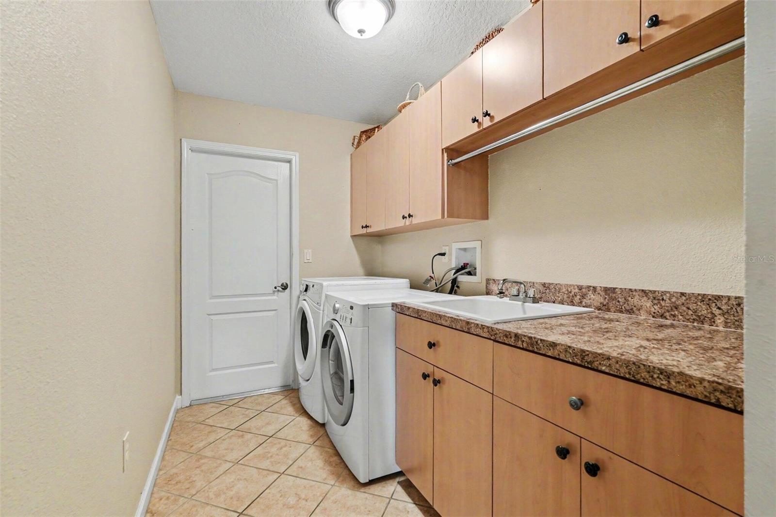 PRISTINE PLACE PH 5 - Residential