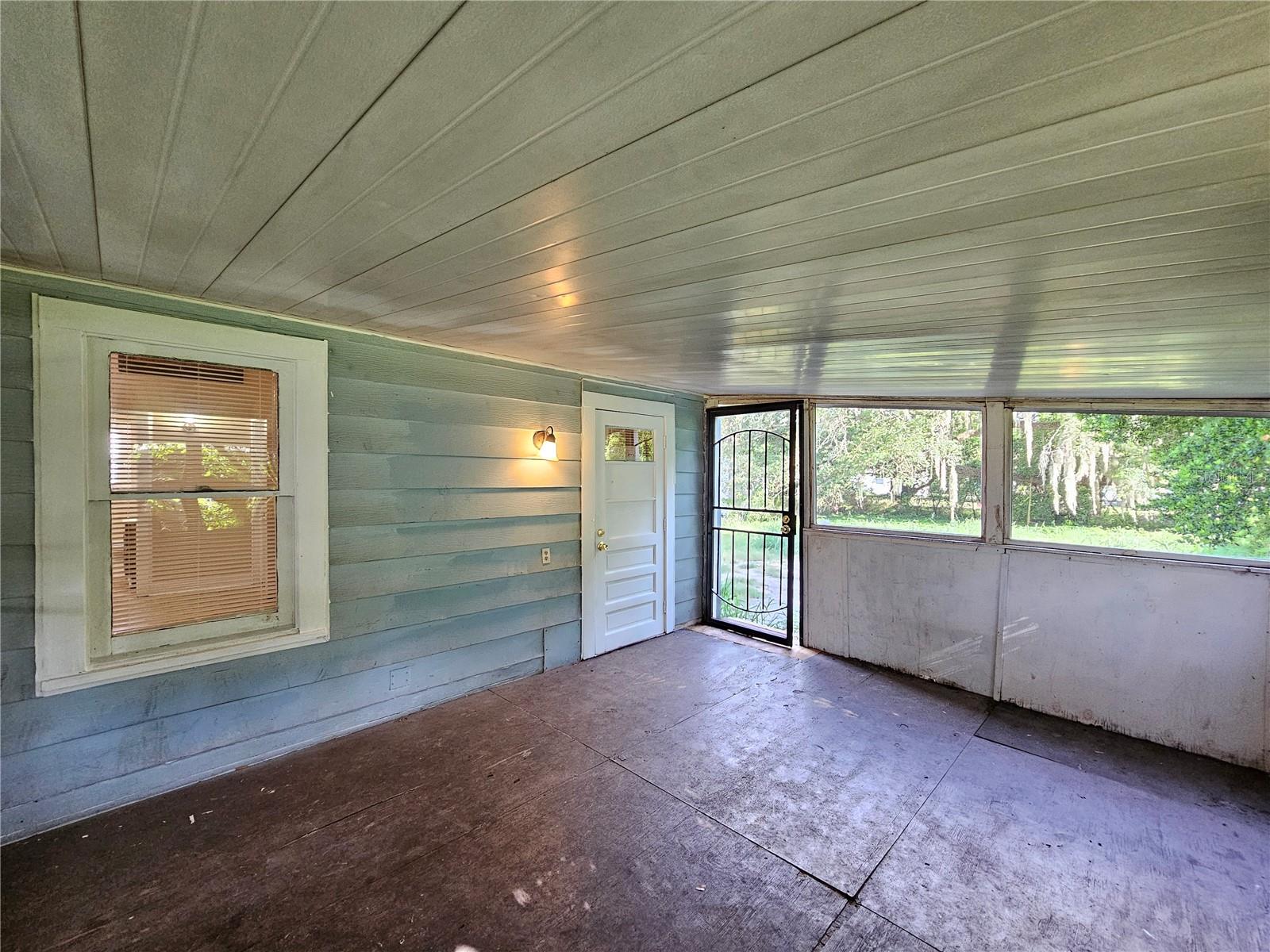 COUNTRY CLUB ESTATES RESUB PT - Residential Lease