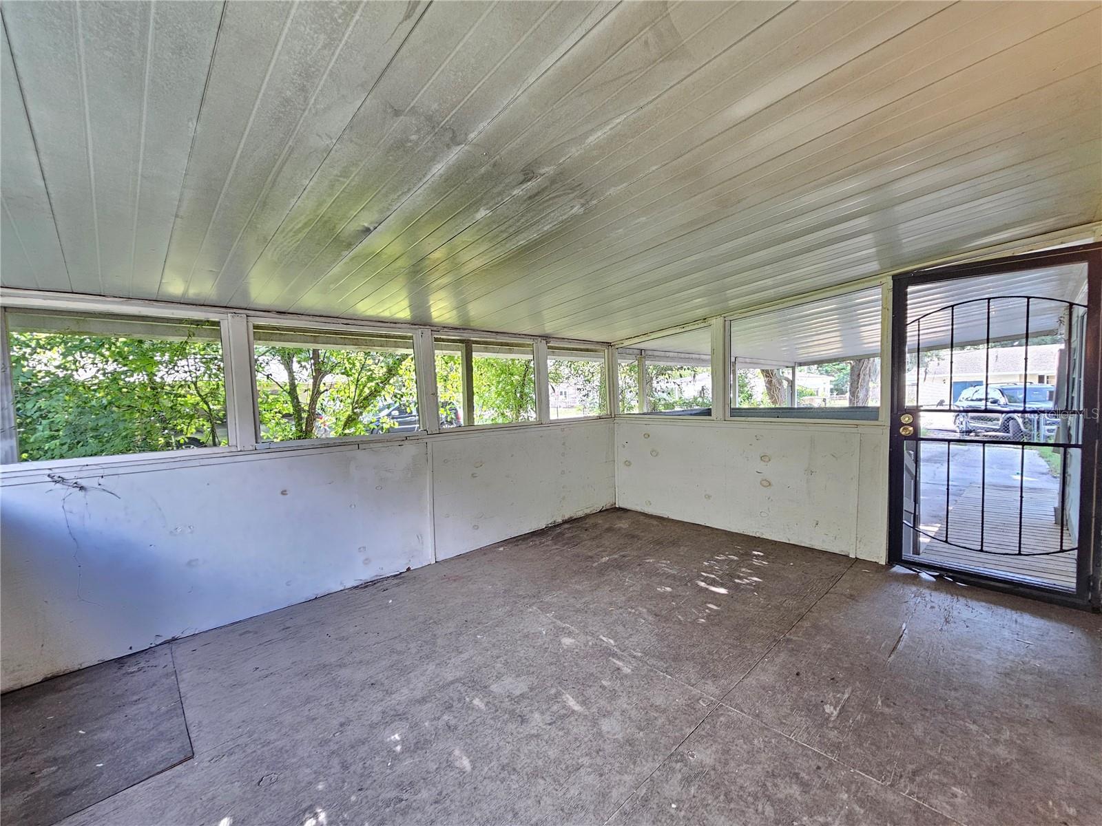 COUNTRY CLUB ESTATES RESUB PT - Residential Lease