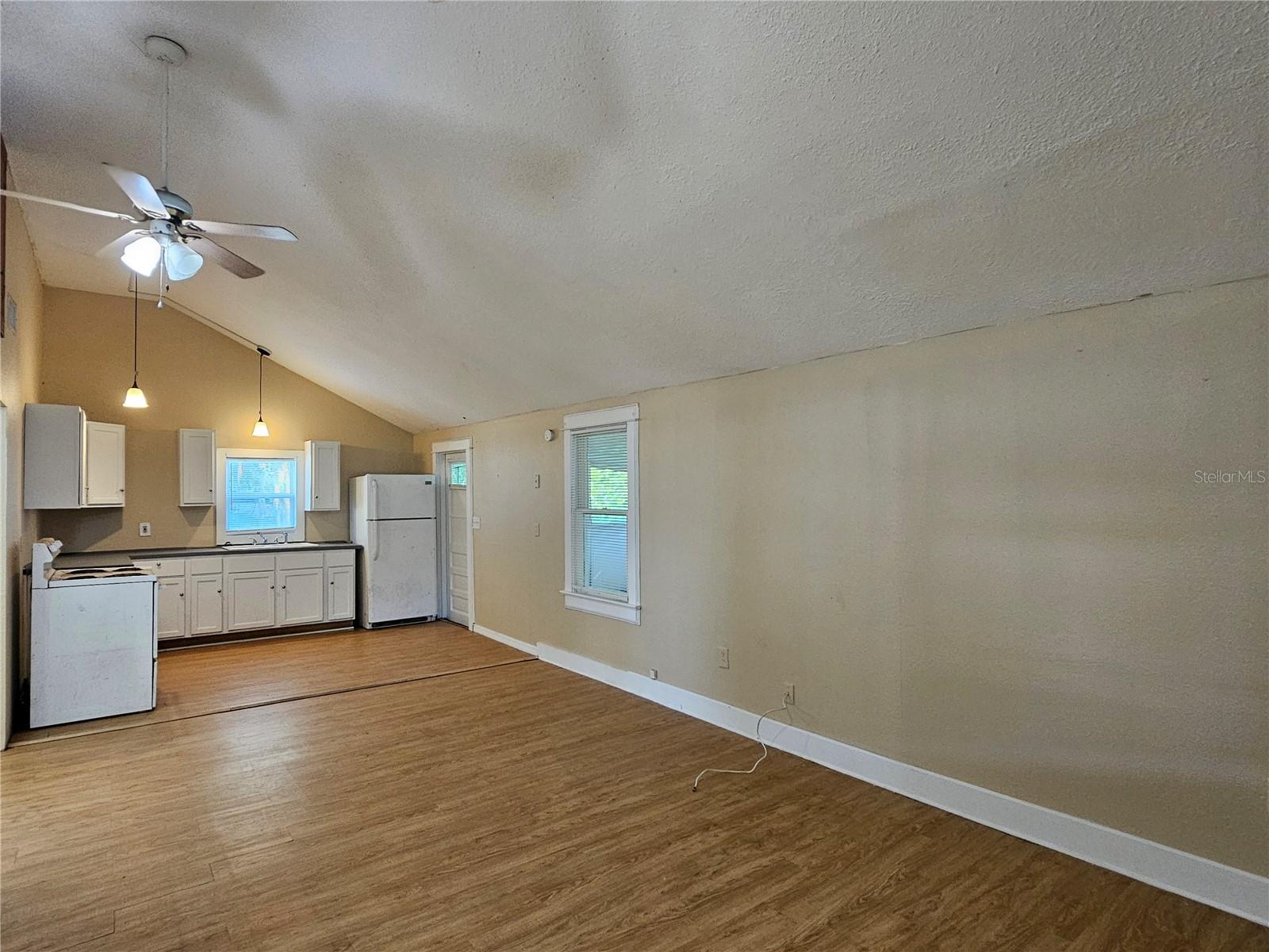 COUNTRY CLUB ESTATES RESUB PT - Residential Lease