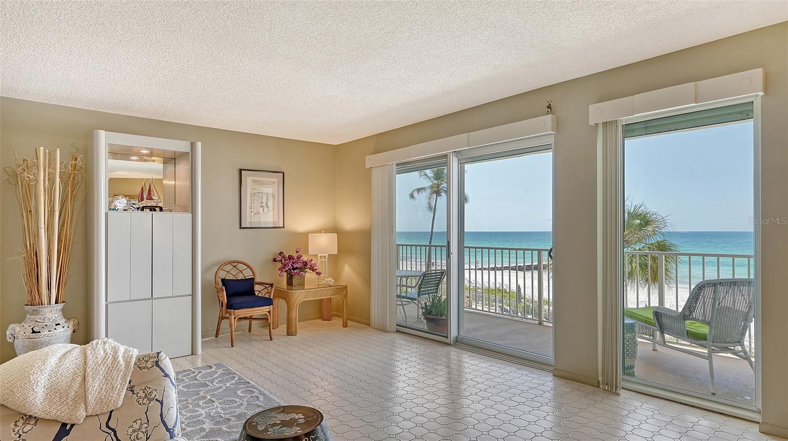ISLANDER CLUB OF LONGBOAT - Residential