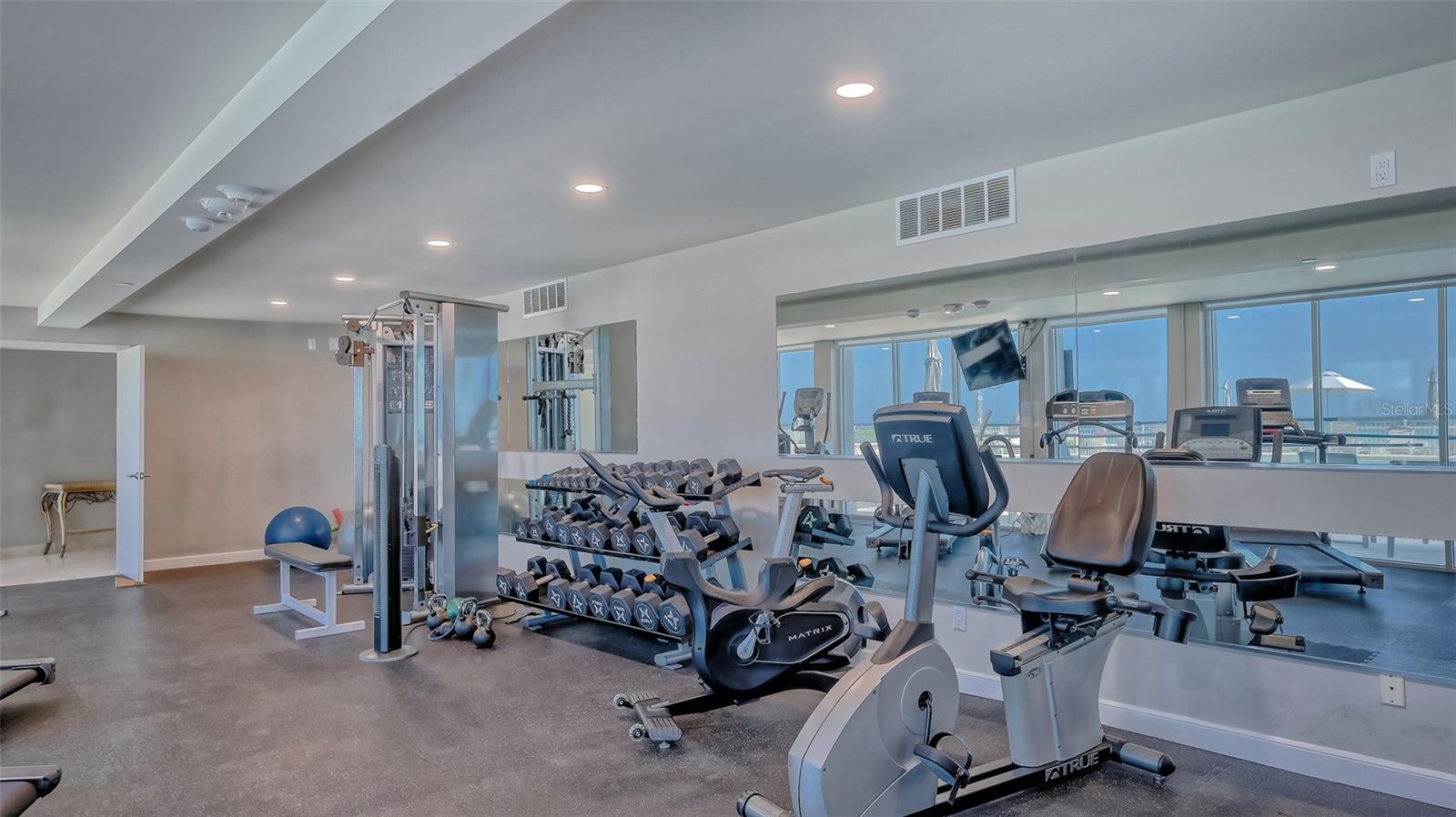 ISLANDER CLUB OF LONGBOAT - Residential