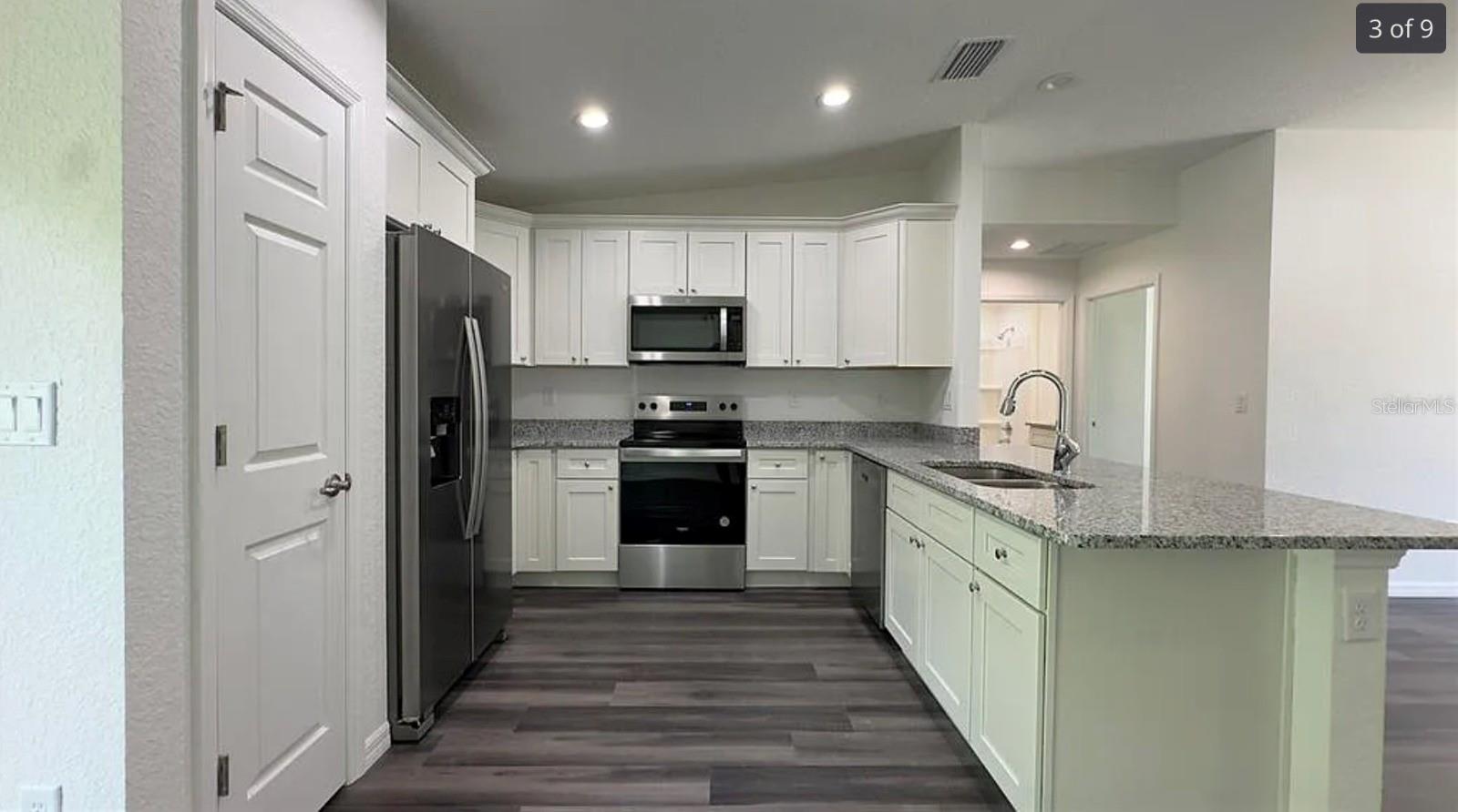 SILVER SPRINGS SHORES - Residential