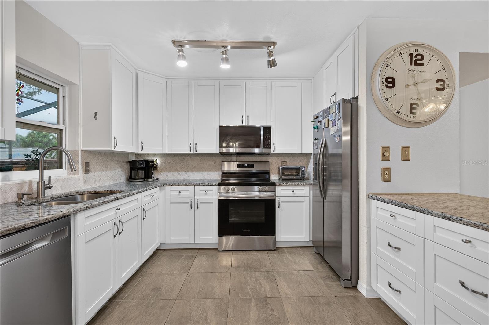 BAY CREST PARK UNIT 01 - Residential