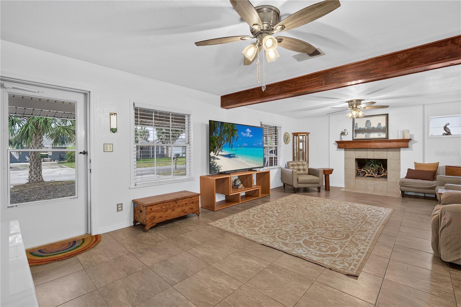 BAY CREST PARK UNIT 01 - Residential