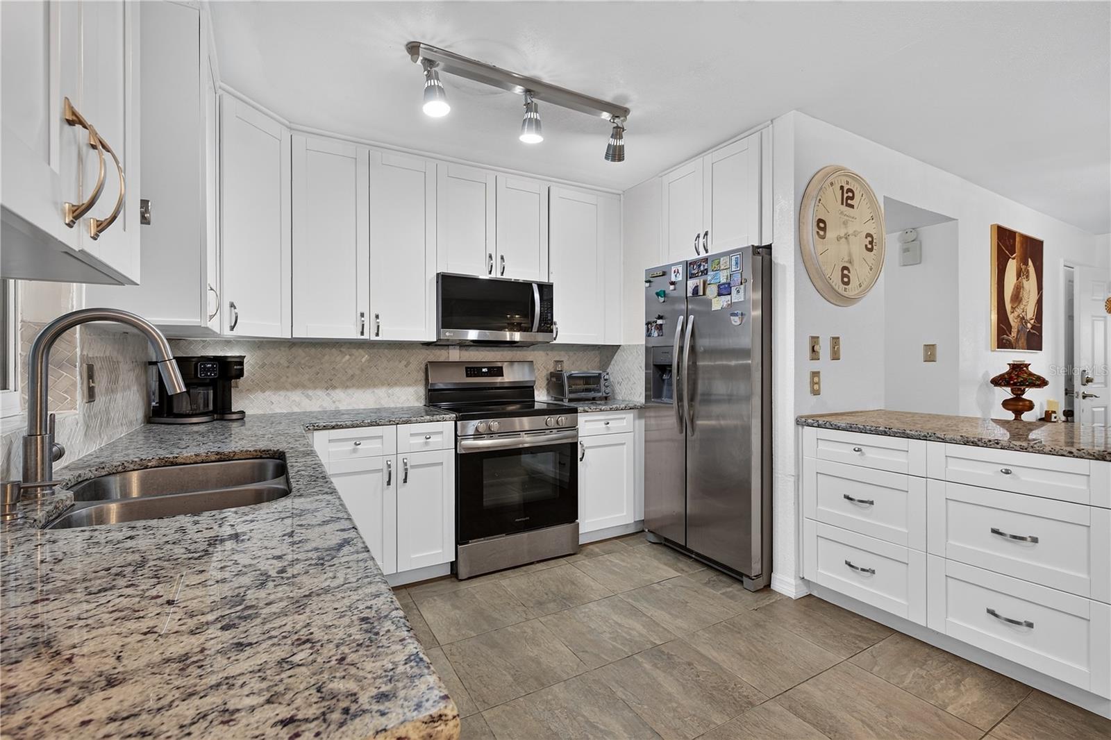 BAY CREST PARK UNIT 01 - Residential