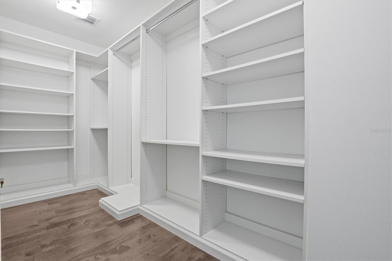 GRAND CENTRAL AT KENNEDY RESID - Residential