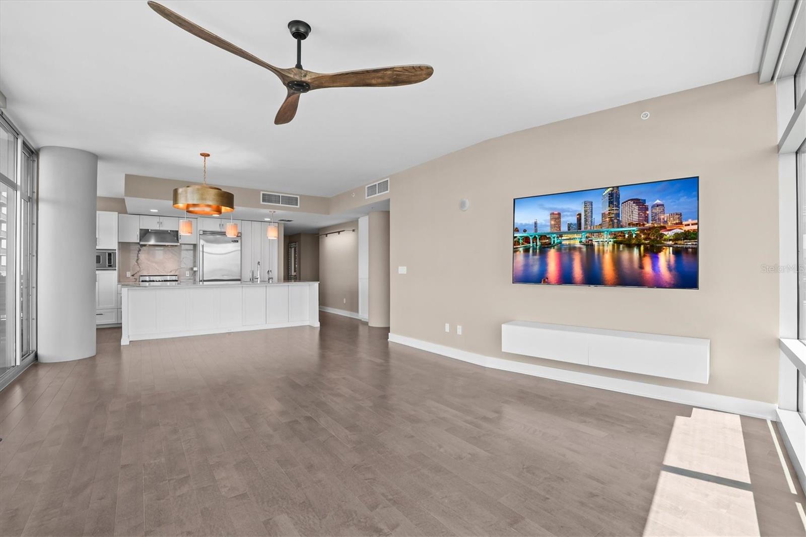 GRAND CENTRAL AT KENNEDY RESID - Residential