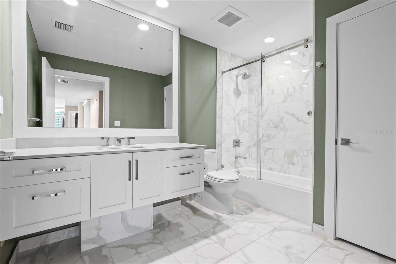 GRAND CENTRAL AT KENNEDY RESID - Residential