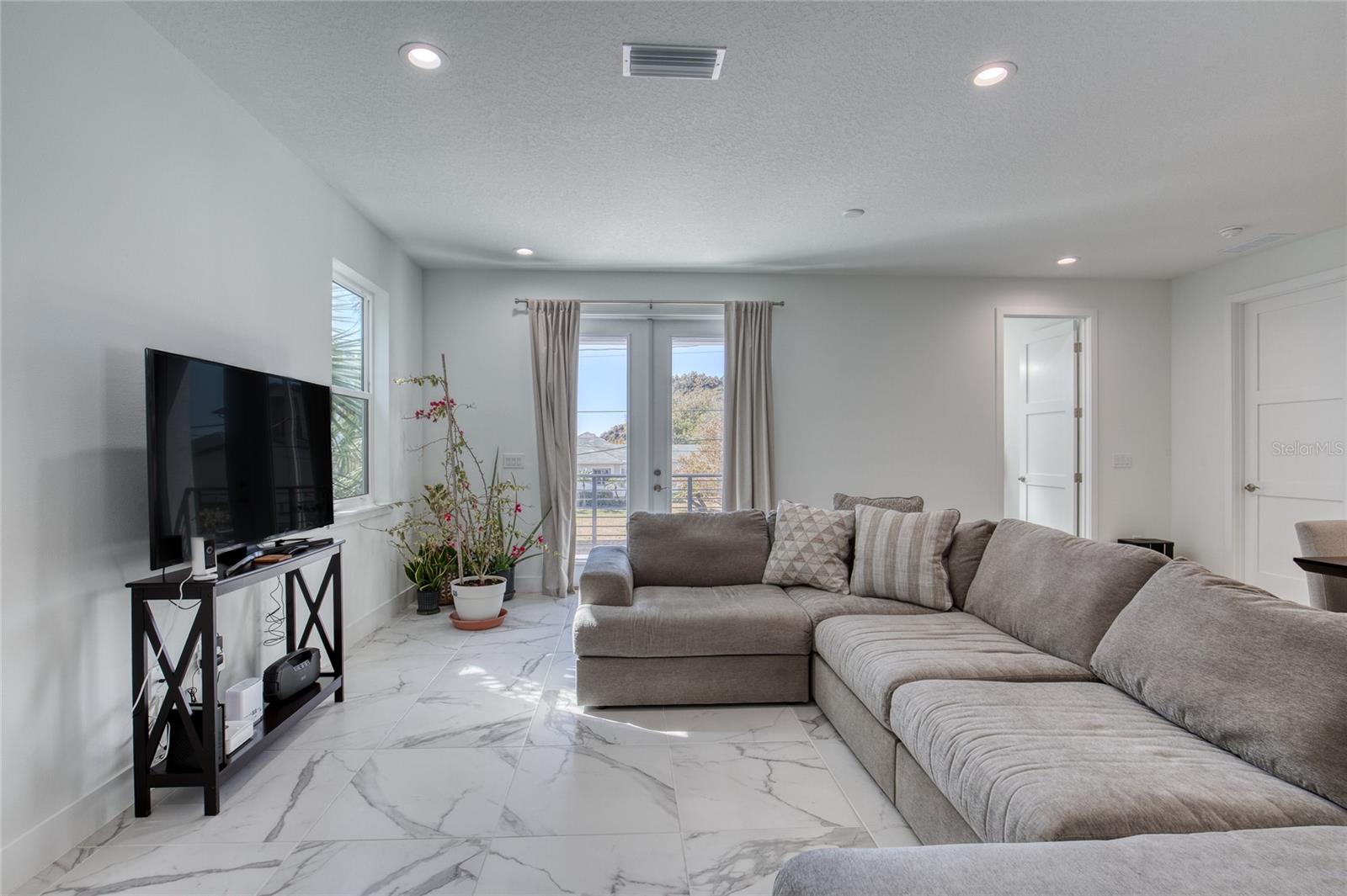 MEMENTO - Residential
