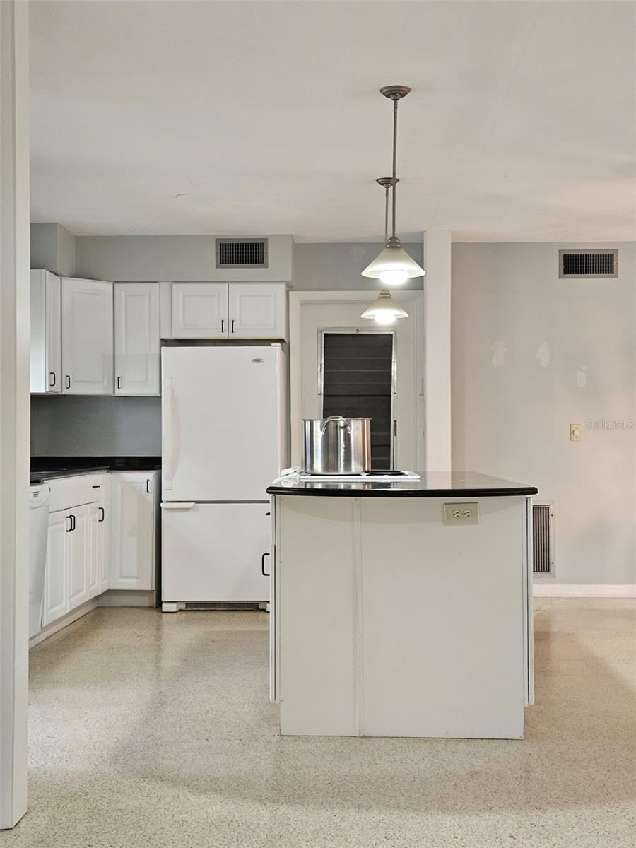 HARBOR VIEW VILLAS 1ST ADD - Residential Lease
