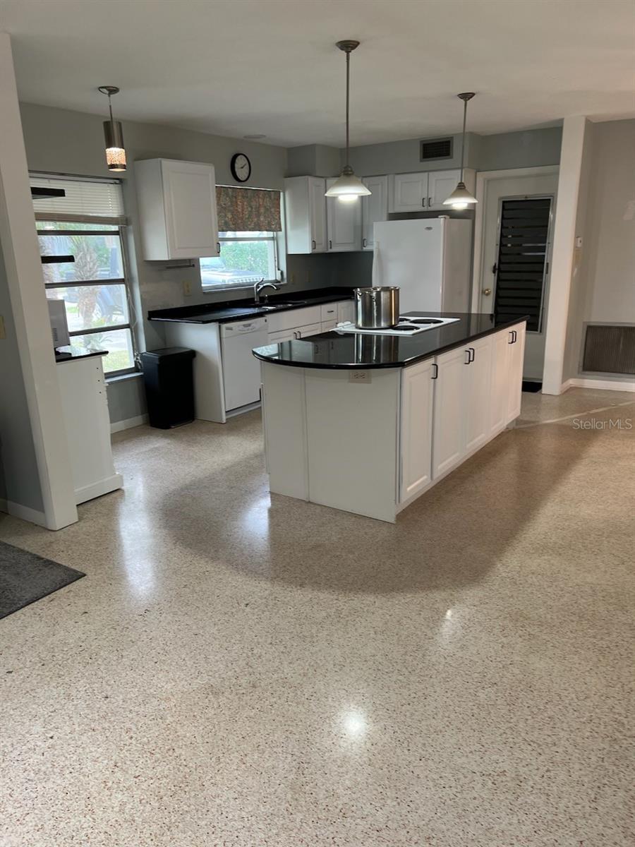 HARBOR VIEW VILLAS 1ST ADD - Residential Lease