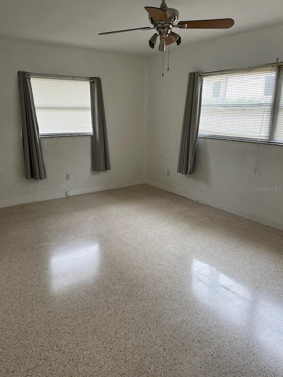 HARBOR VIEW VILLAS 1ST ADD - Residential Lease