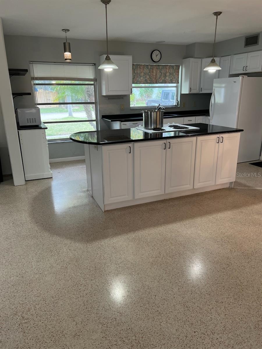 HARBOR VIEW VILLAS 1ST ADD - Residential Lease