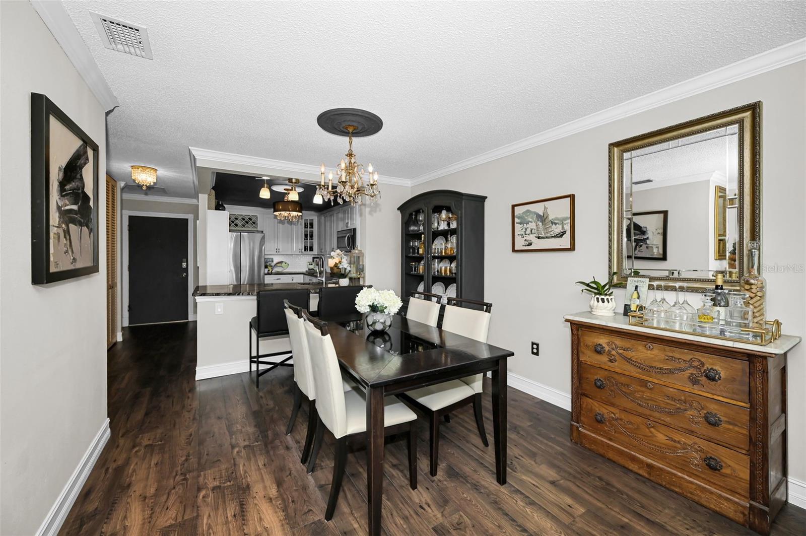 HARBOUR CLUB CONDO 3 - Residential